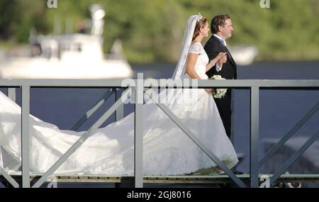 STOCKHOLM 20130608 Princess Madeleine and Christopher O`Neill arrives to Drottningholm Palace after their wedding in the Royal Chapel of Stockholm, Sweden, June8, 2013. Foto: Christine Olsson / SCANPIX / kod 10430 Stock Photo